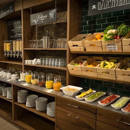 Alpenstadthotels فندق